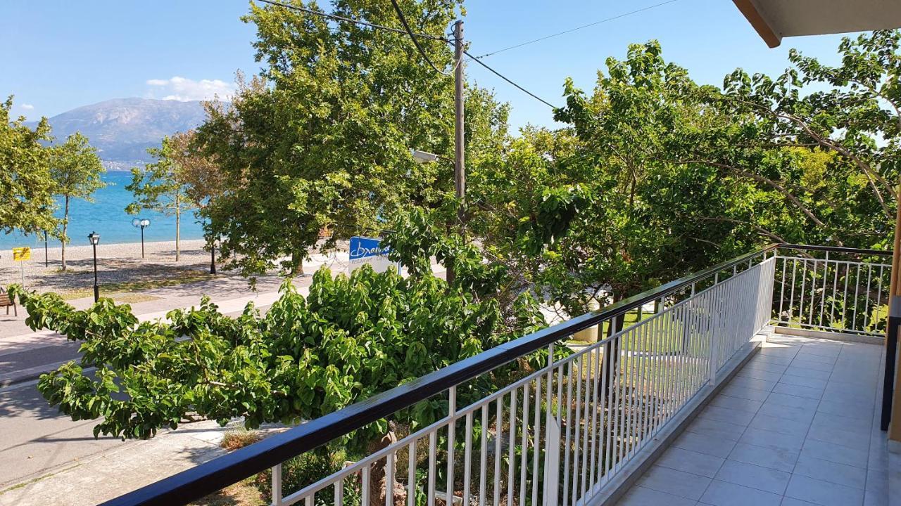 Nafpaktos Beach House Sea View Apartment First Floor エクステリア 写真