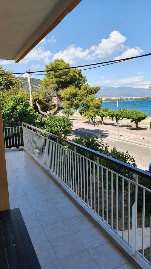 Nafpaktos Beach House Sea View Apartment First Floor エクステリア 写真