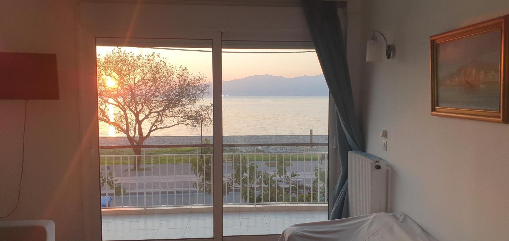 Nafpaktos Beach House Sea View Apartment First Floor エクステリア 写真