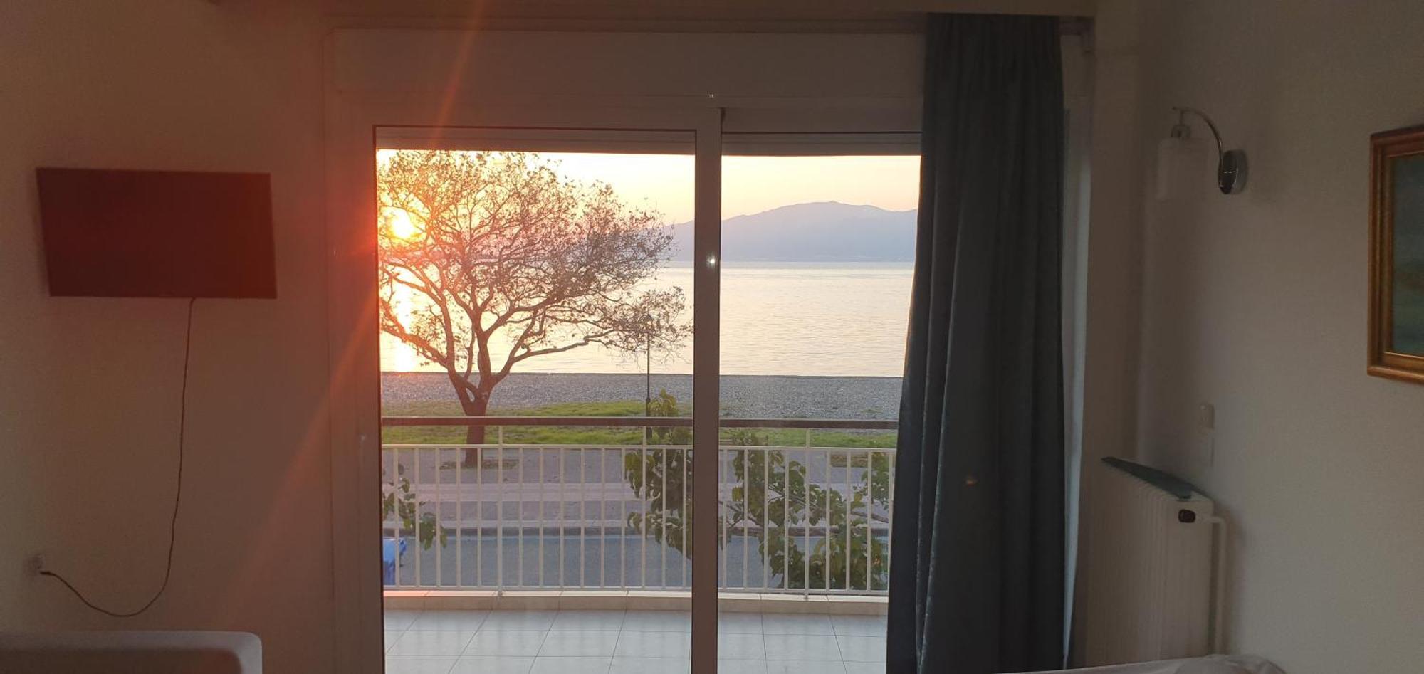 Nafpaktos Beach House Sea View Apartment First Floor エクステリア 写真