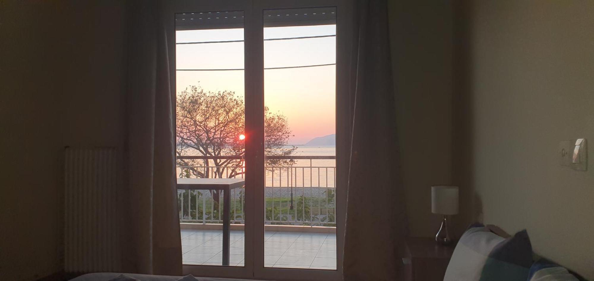 Nafpaktos Beach House Sea View Apartment First Floor エクステリア 写真