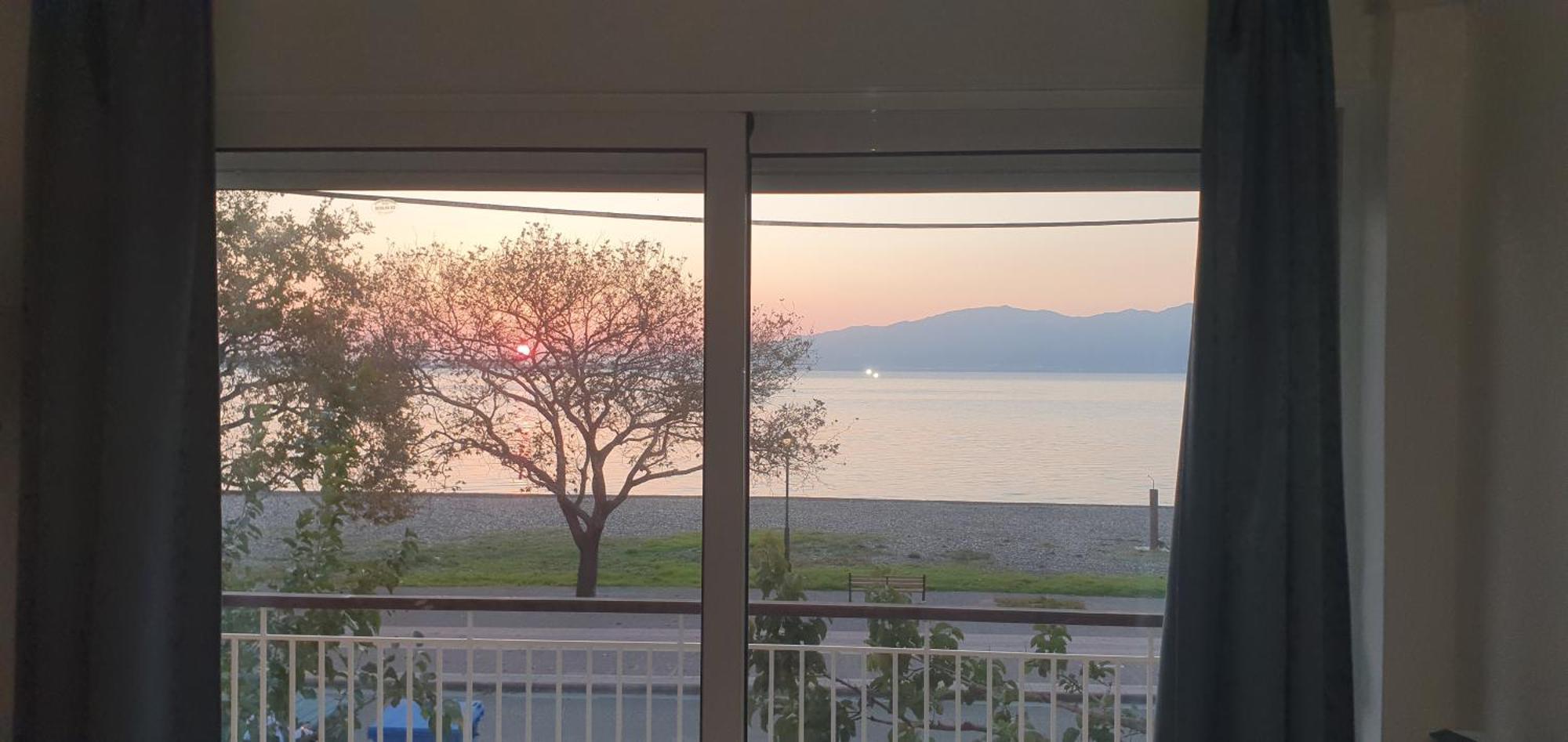 Nafpaktos Beach House Sea View Apartment First Floor エクステリア 写真