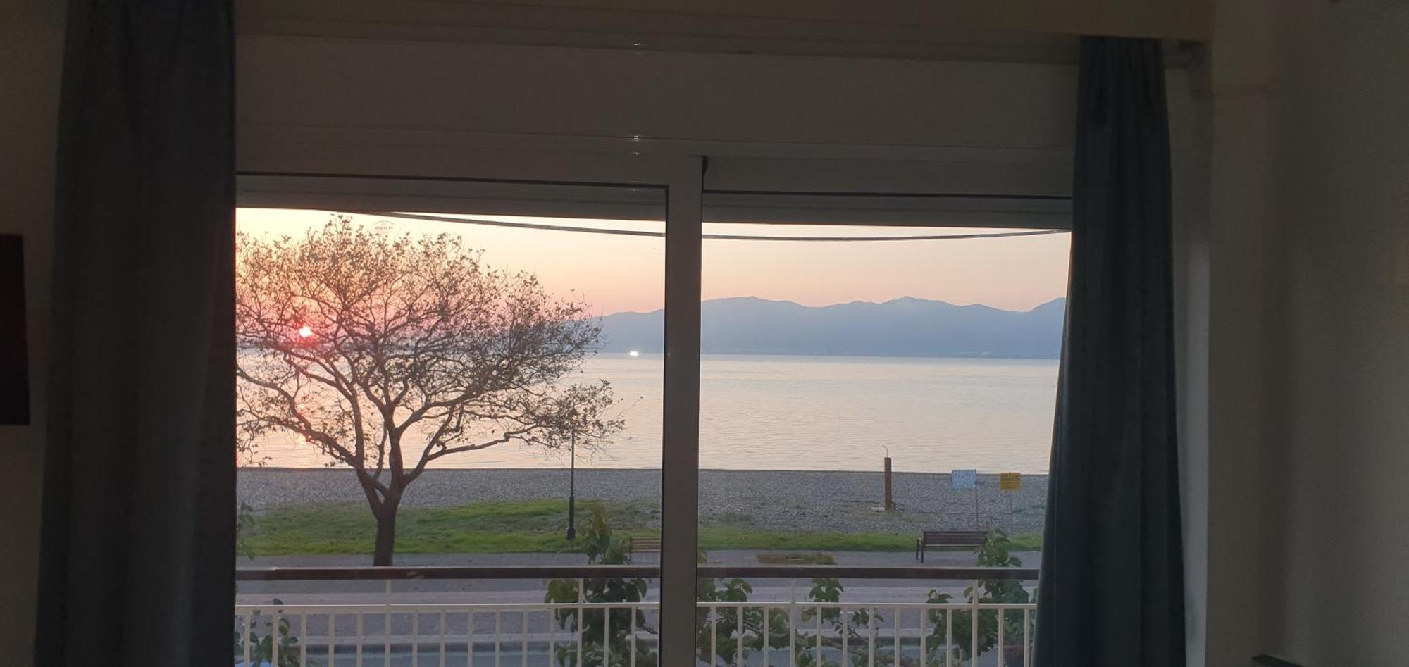 Nafpaktos Beach House Sea View Apartment First Floor エクステリア 写真