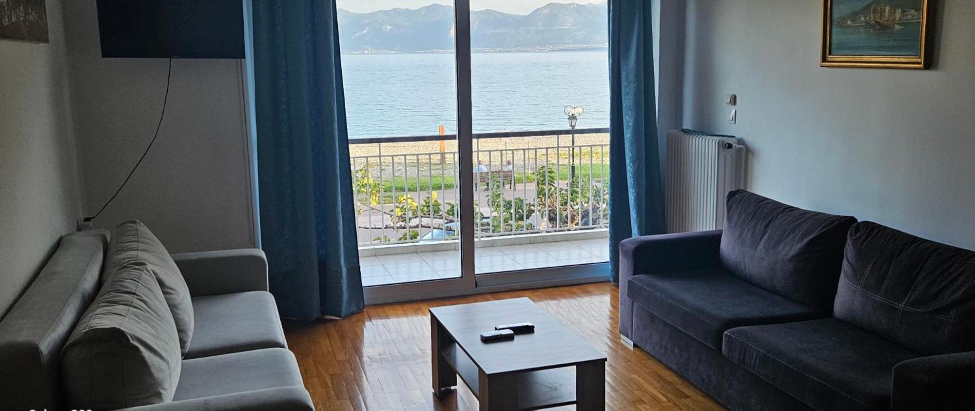Nafpaktos Beach House Sea View Apartment First Floor エクステリア 写真