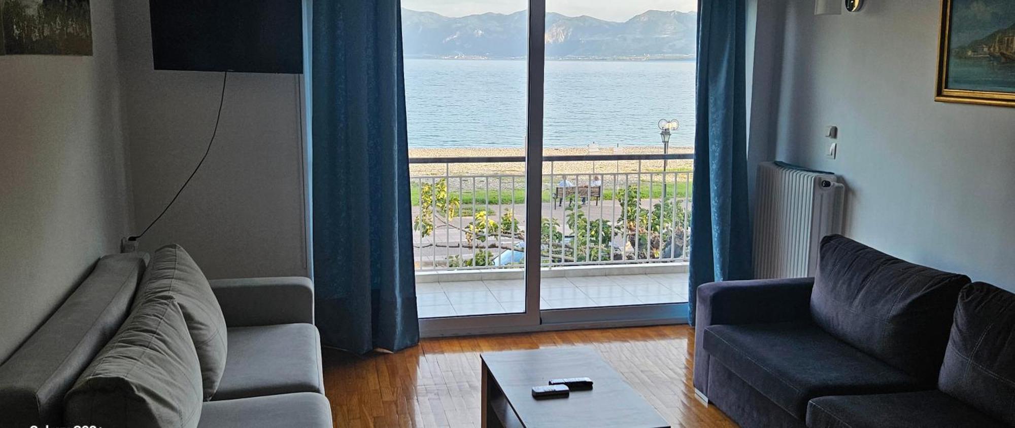 Nafpaktos Beach House Sea View Apartment First Floor エクステリア 写真