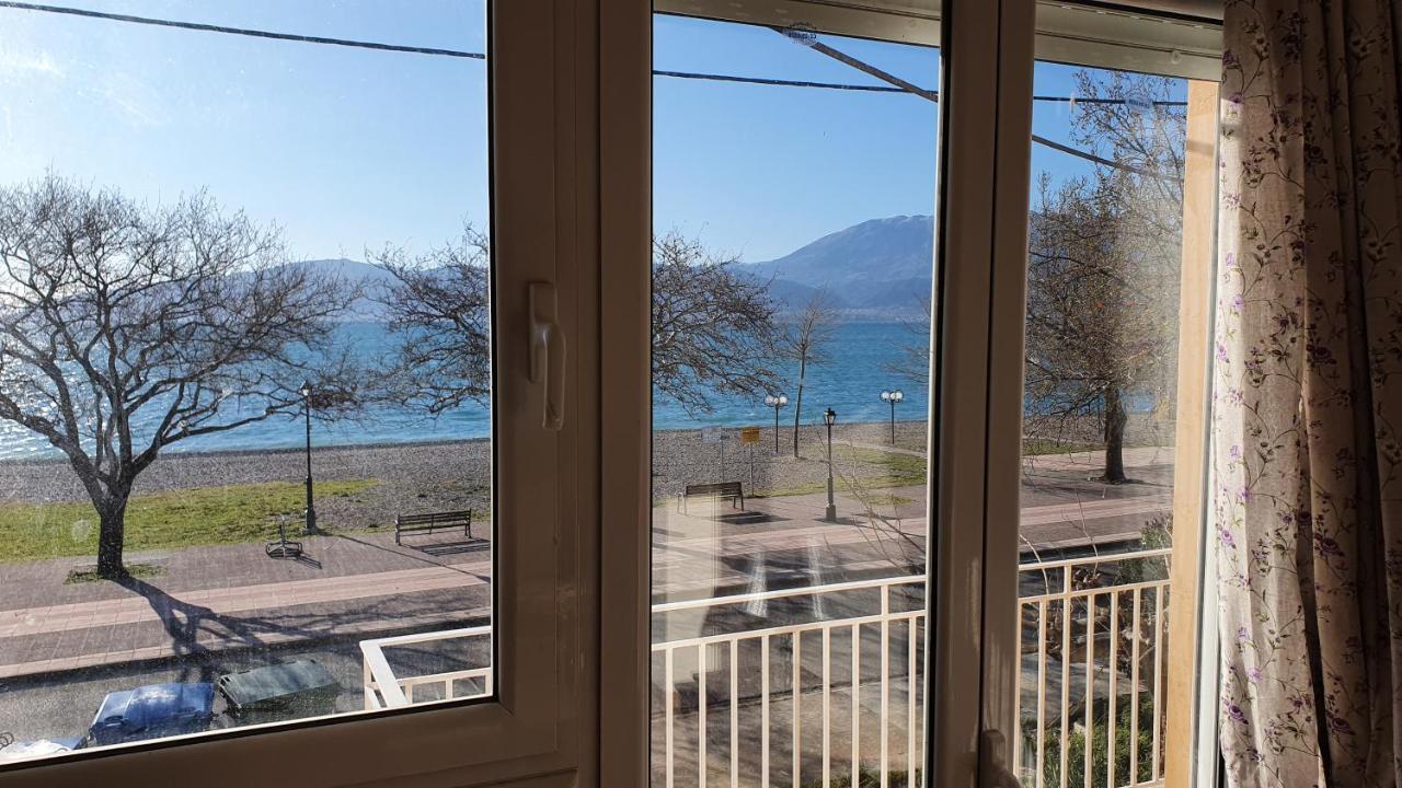 Nafpaktos Beach House Sea View Apartment First Floor エクステリア 写真
